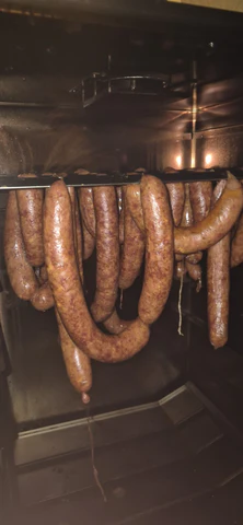 Wurst im Räucherofen